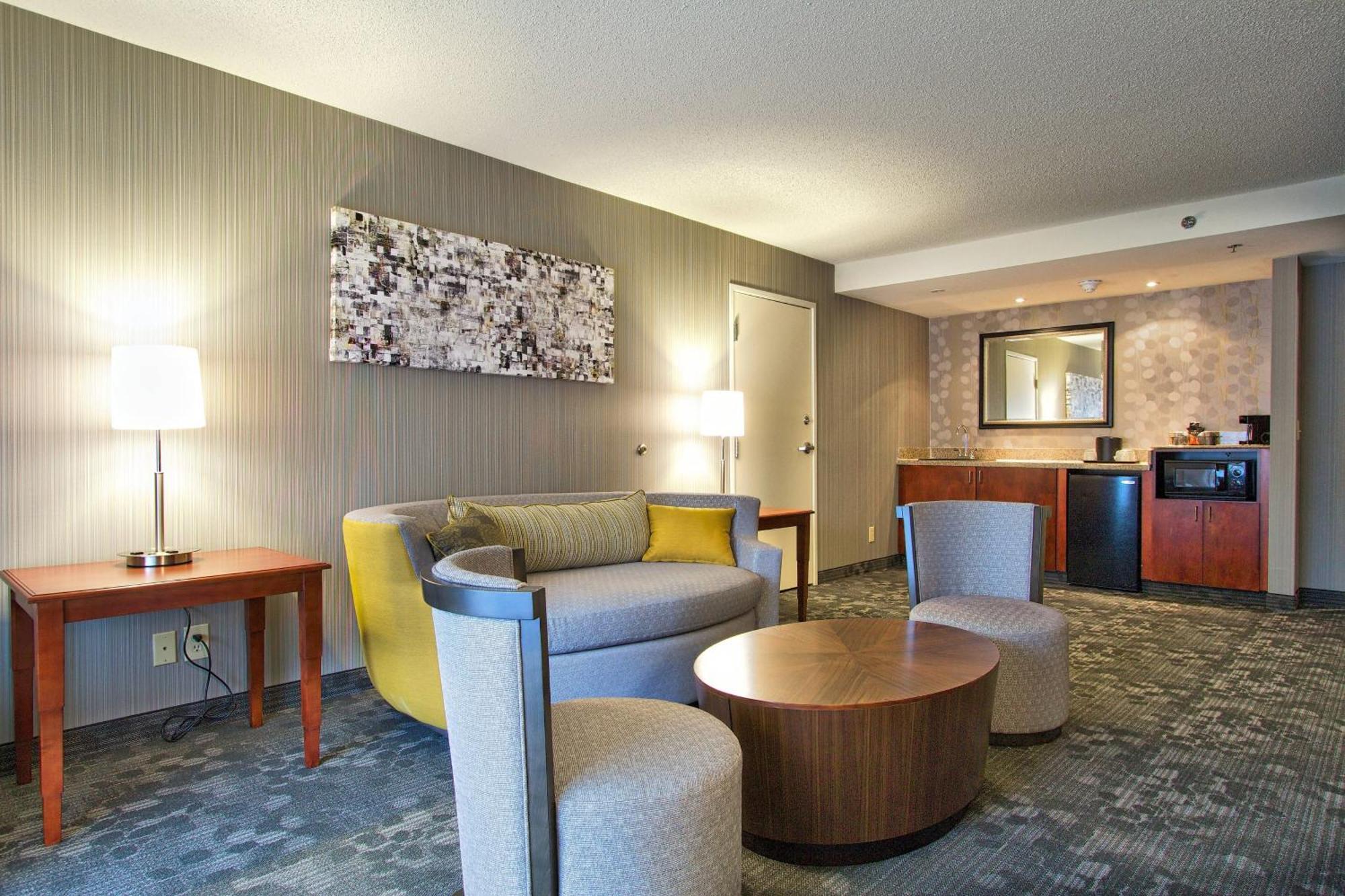 Courtyard Blacksburg Bagian luar foto